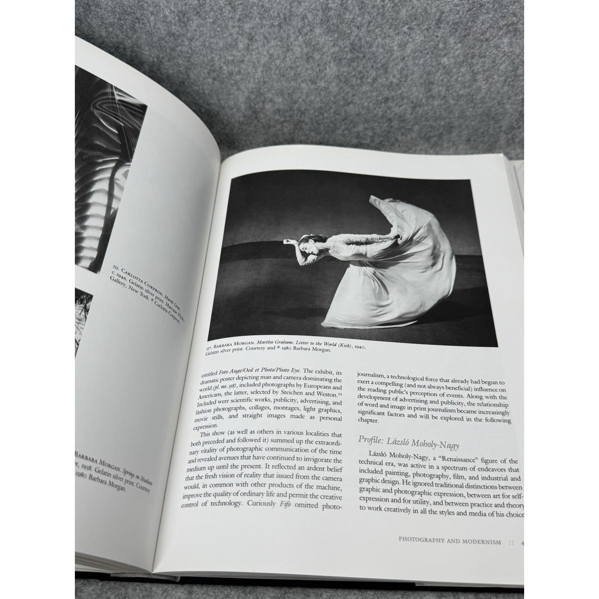 A World History of Photography Naomi Rosenblum 1984 Hardcover DJ Illustrated
