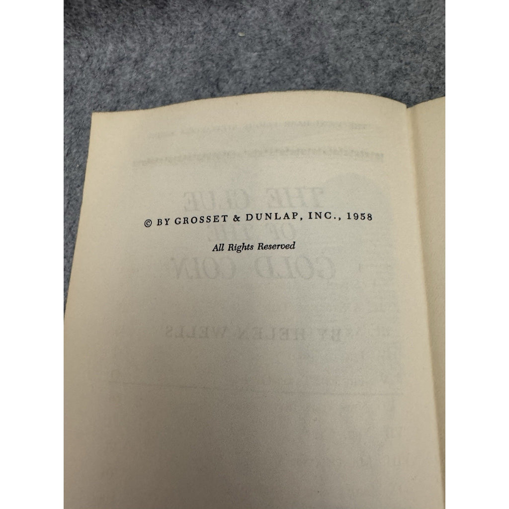 The Clue of the Gold Coin Helen Wells 1958 Vicki Barr Hardcover