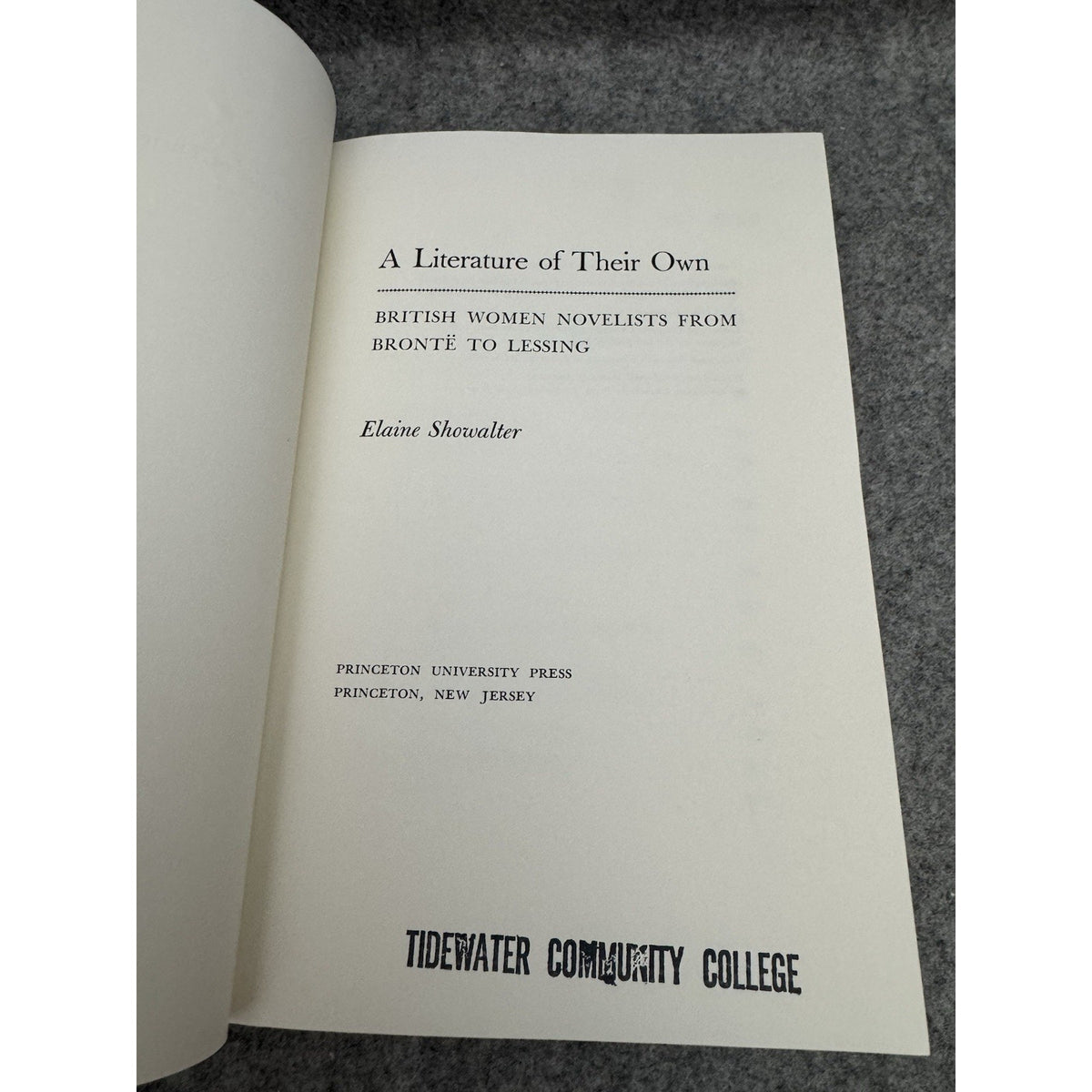 A Literature of Their Own British Women Novelists Bronte to Lessing 1977