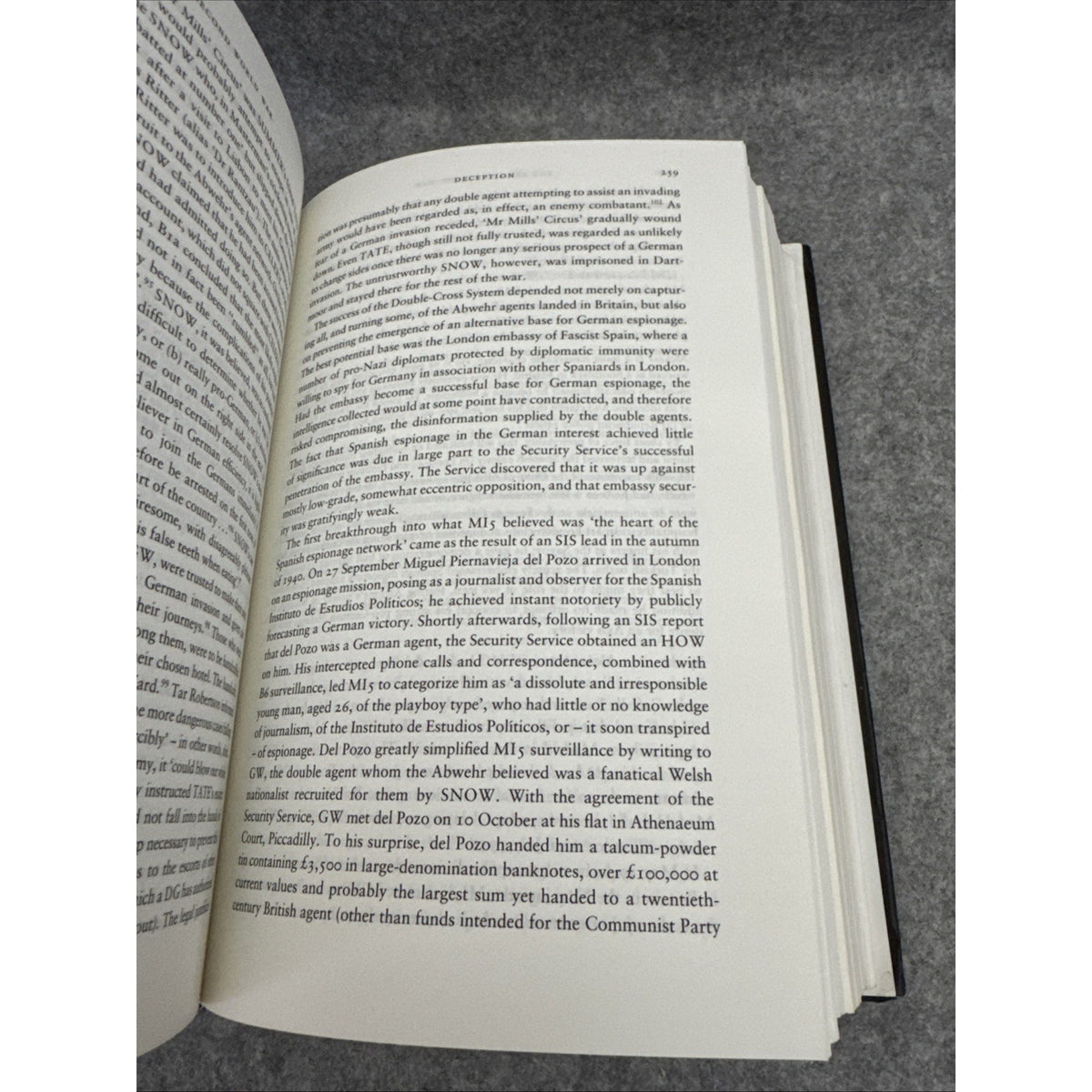 The Defence of the Realm: The Authorized History of Mi5 by Christopher M. Andrew