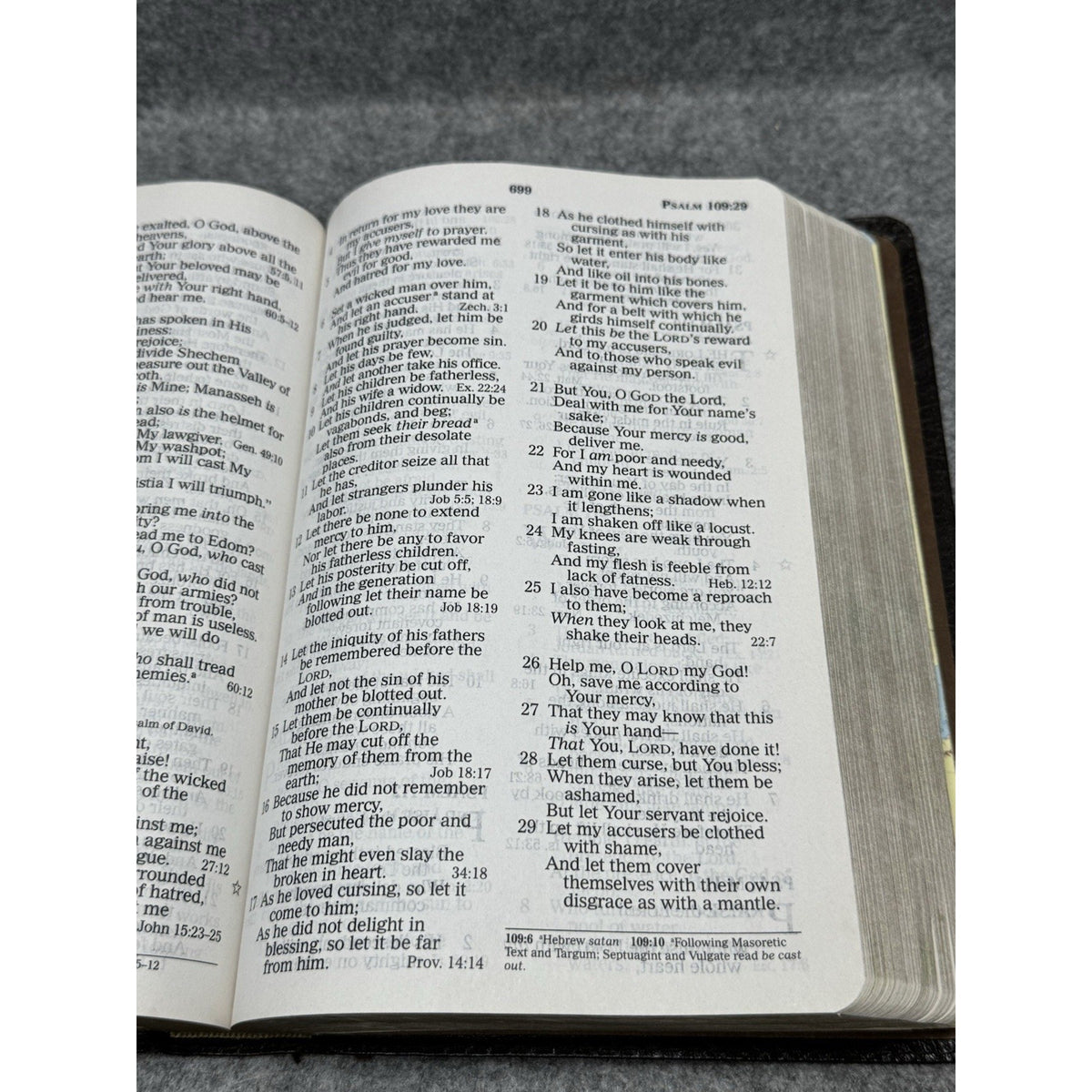 2006 NKJV Holy Bible Giant Print Red Letter Bonded Leather Thomas Nelson