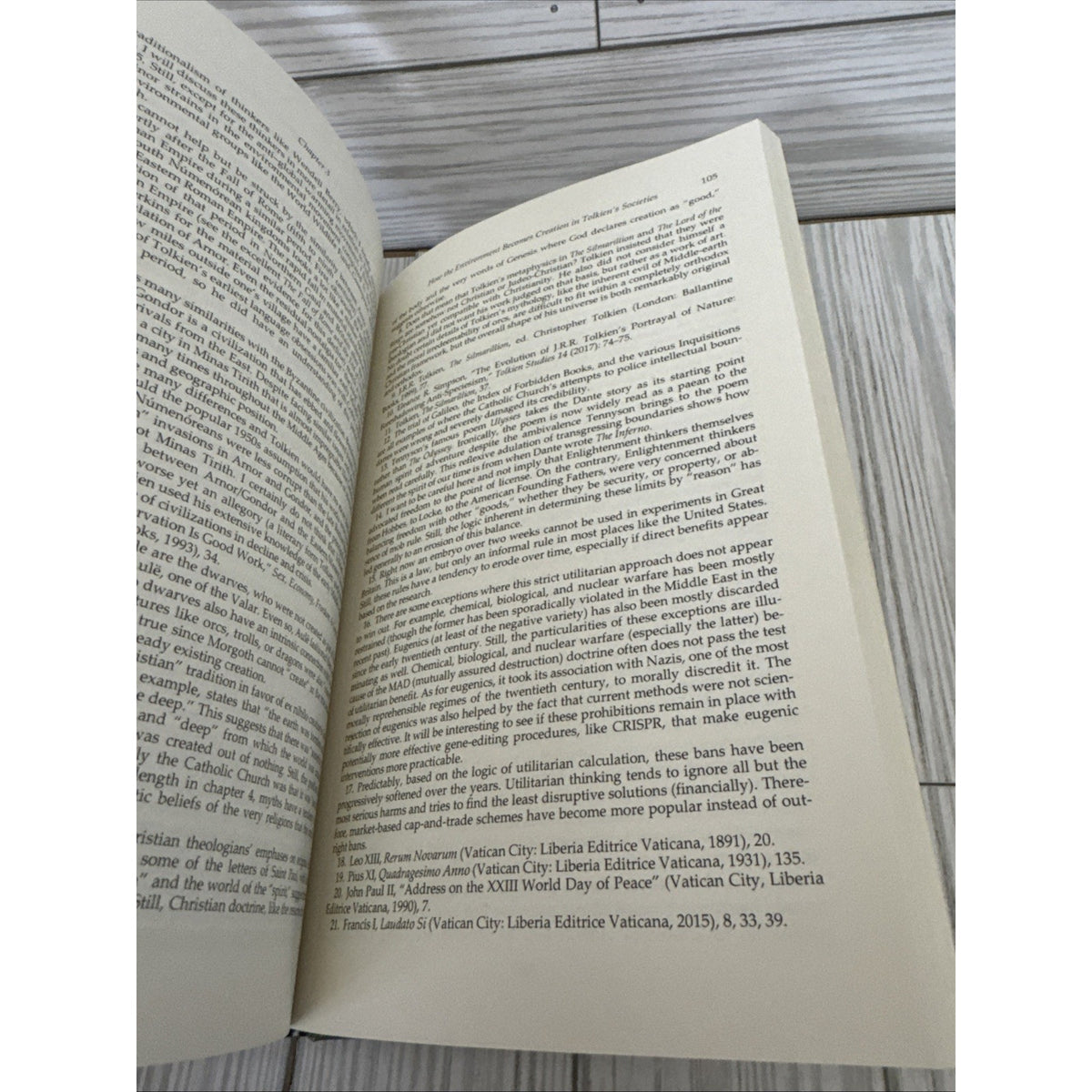 Utopian and Dystopian Themes in Tolkien's Legendarium by Mark Doyle (2019,...