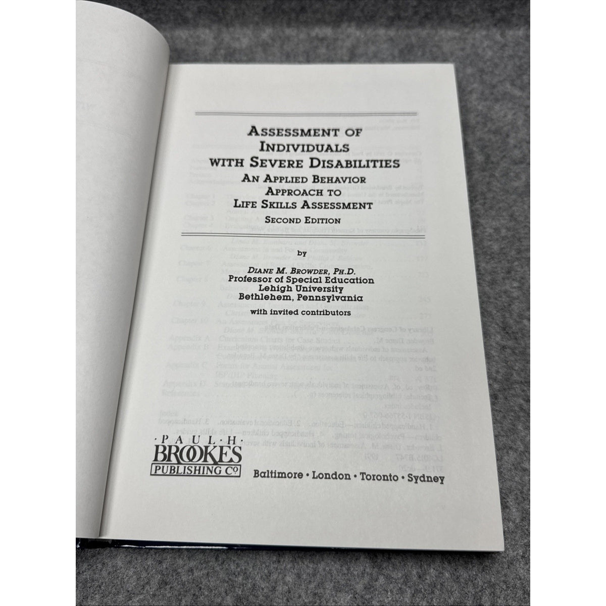 Assessment of Individuals with Severe Disabilities : An Applied Behavior