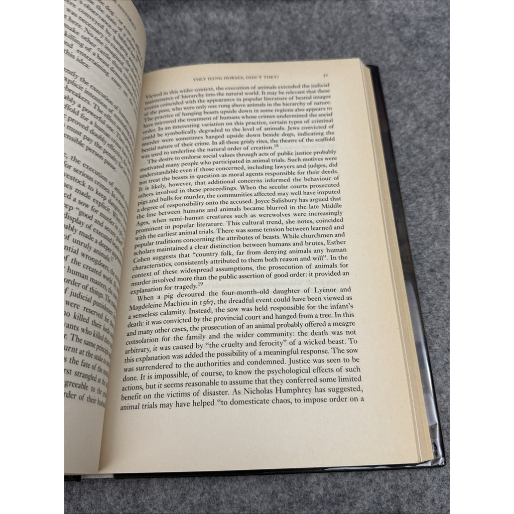 Strange Histories : The Trial of the Pig, the Walking Dead, and Other Matters of