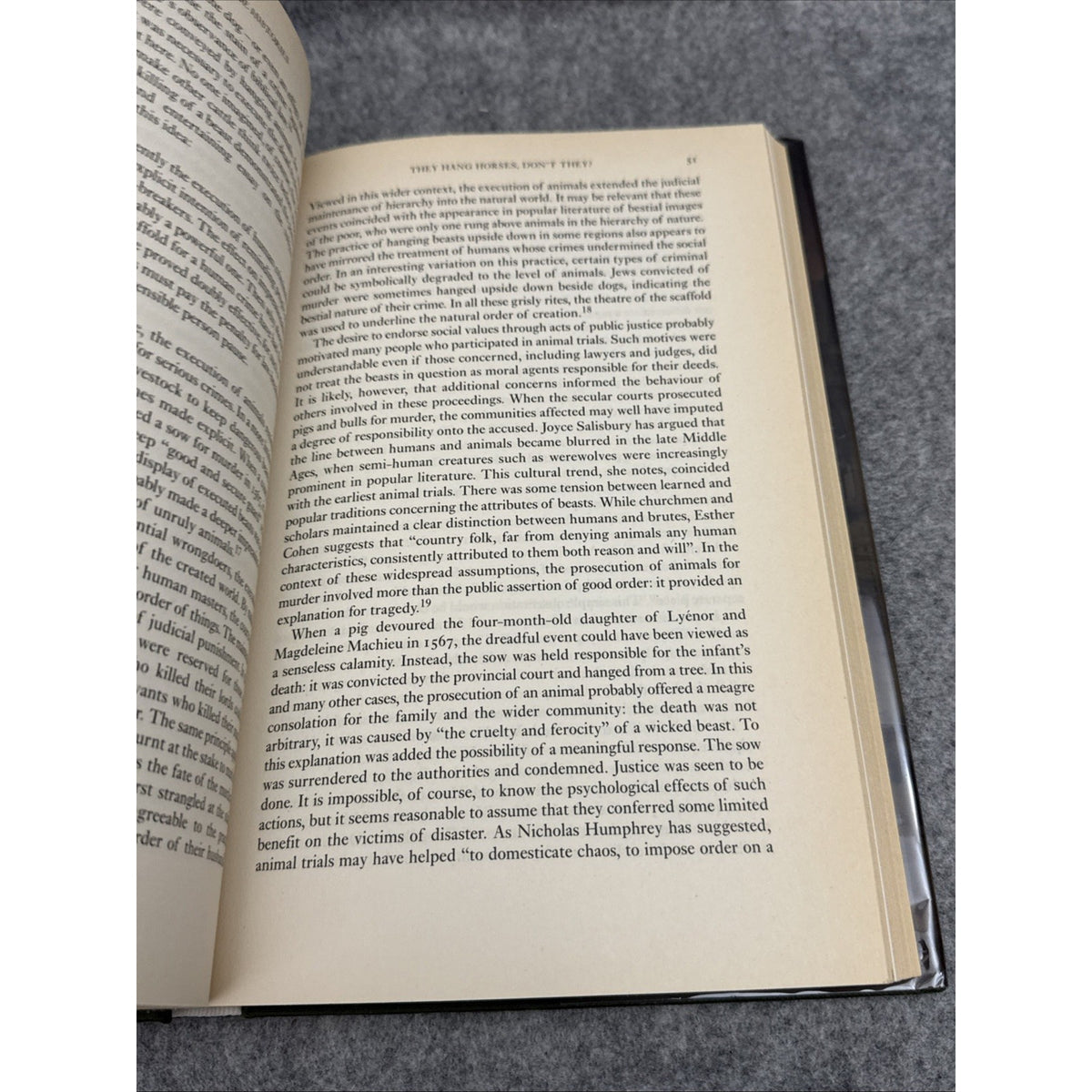 Strange Histories : The Trial of the Pig, the Walking Dead, and Other Matters of