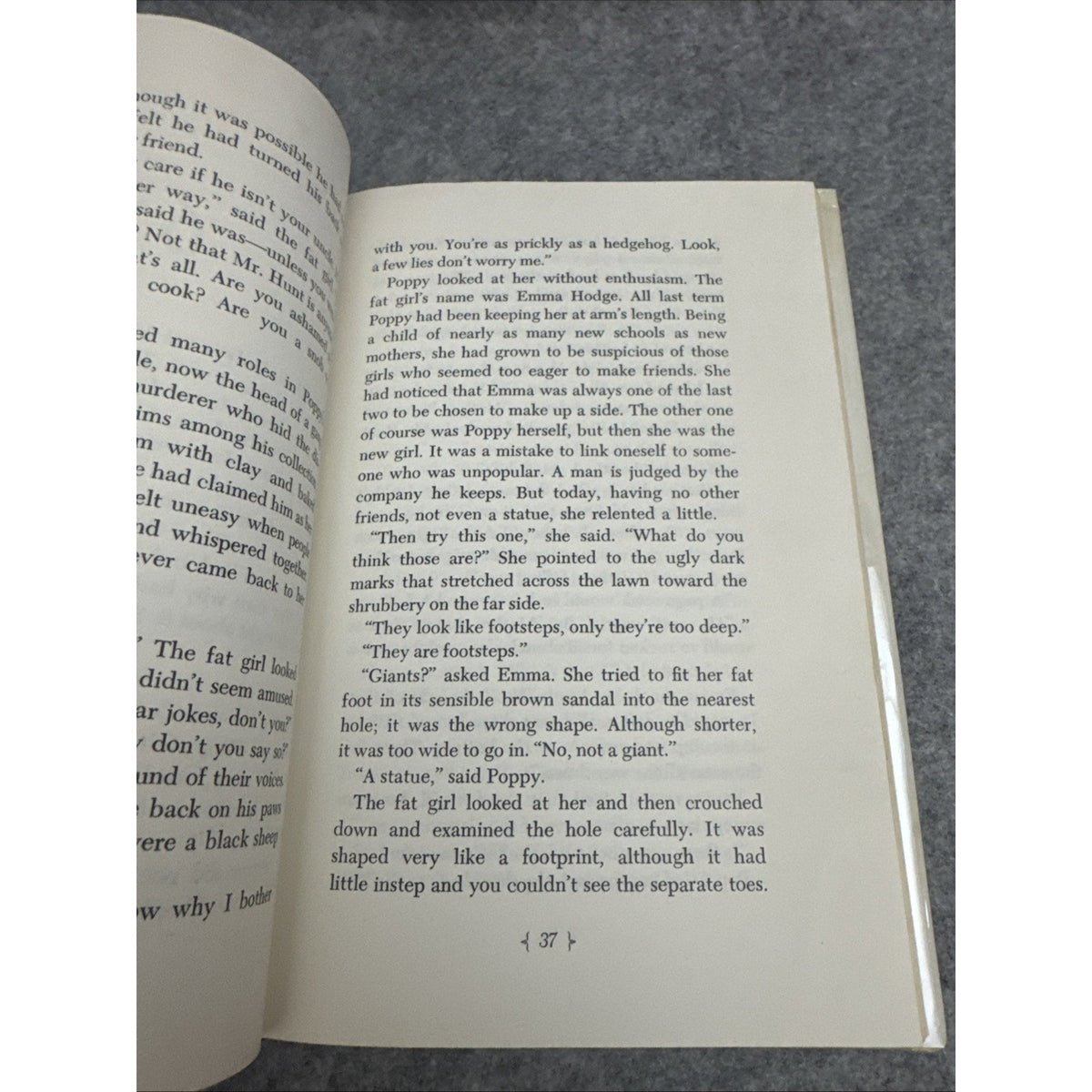 The stonewalkers Vivien Alcock