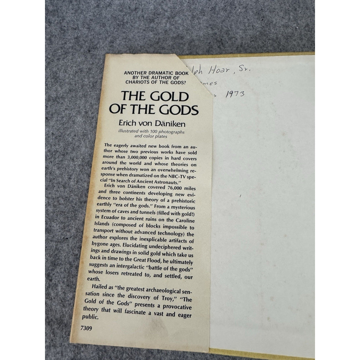 1973 The Gold of the Gods Erich Von Daniken First American Edition HC DJ