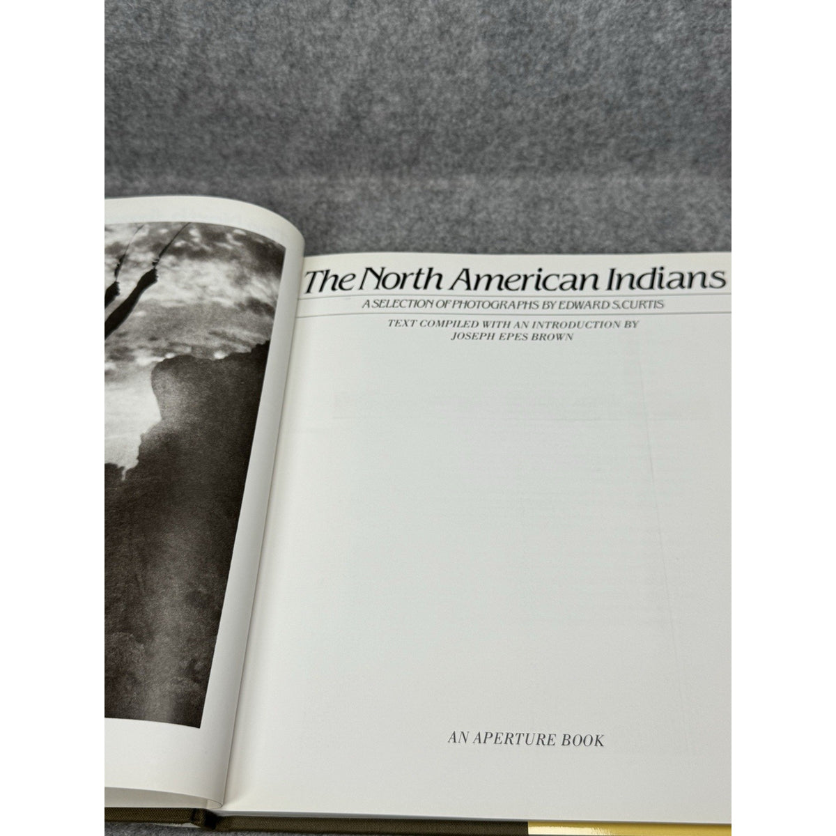1972 North American Indians Edward S Curtis Photographs Aperture Hardcover DJ