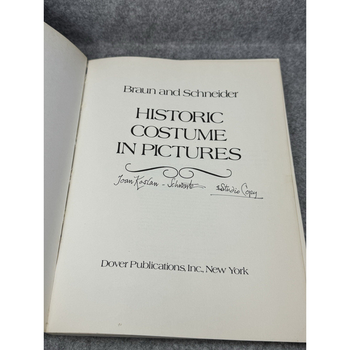 Historic Costume in Pictures 1975 Braun Schneider Studio Copy 125 Plates
