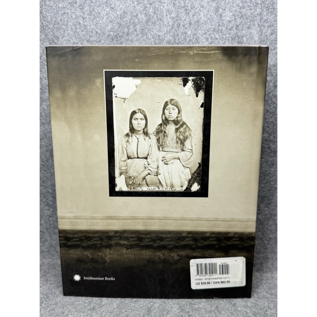 2003 Native American Photography at the Smithsonian Shindler First Edition DJ