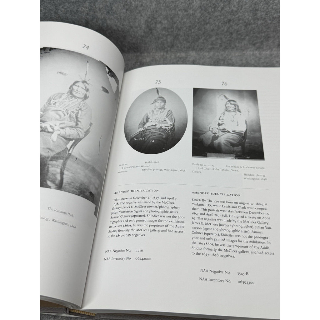 2003 Native American Photography at the Smithsonian Shindler First Edition DJ