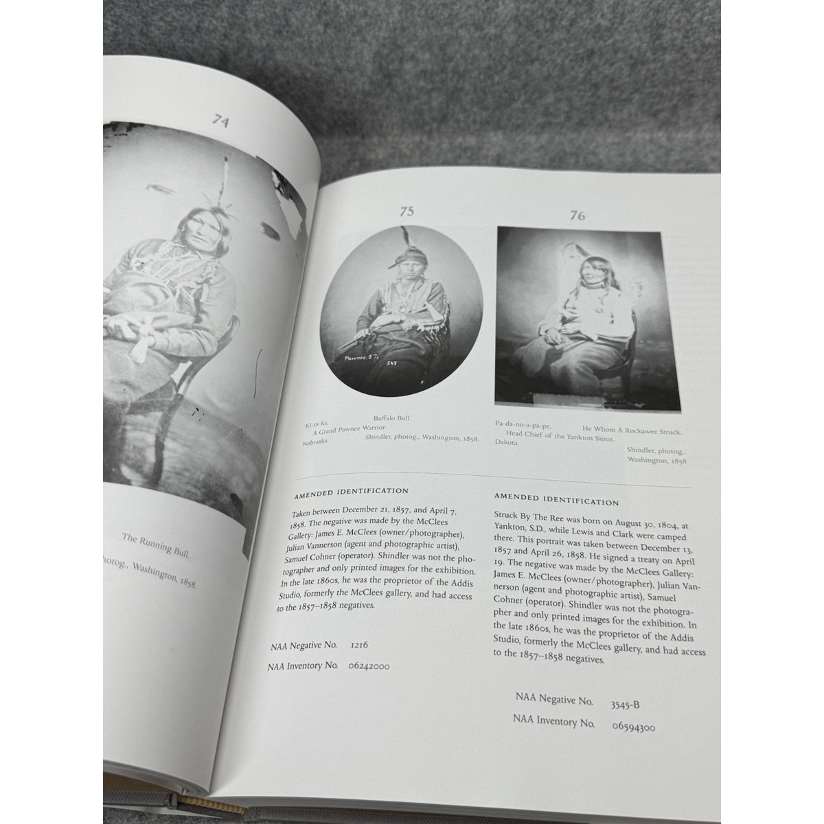 2003 Native American Photography at the Smithsonian Shindler First Edition DJ