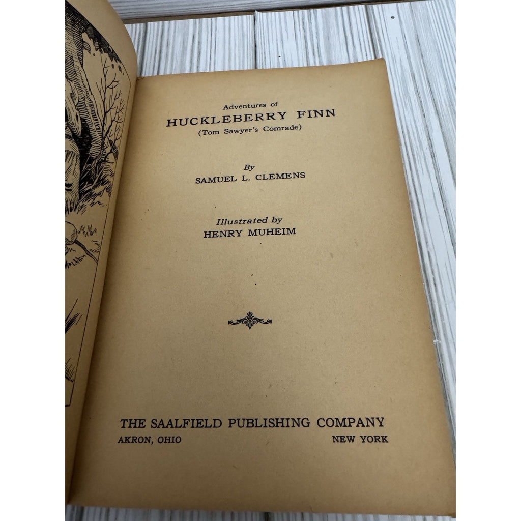 Huckleberry Finn Mark Twain Vintage Paperback Saalfield Illustrated Muheim